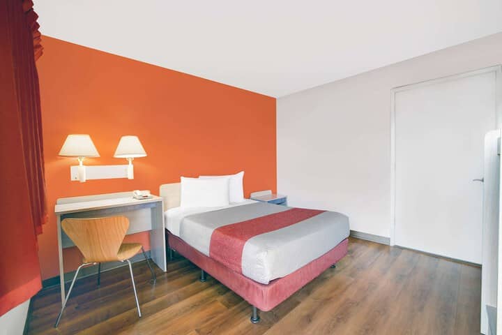 Room 5 of 20