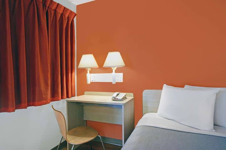 Room 6 of 20